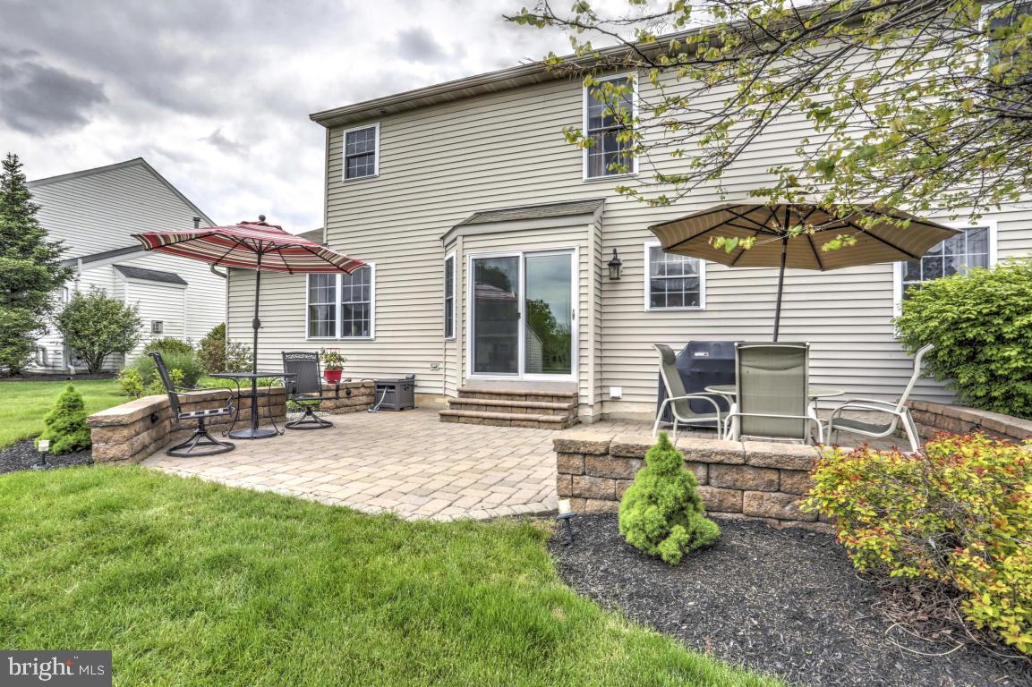 211 Deerfield Lane Lititz, PA 17543 - Photo 8 of 47 Gallery Image 8
