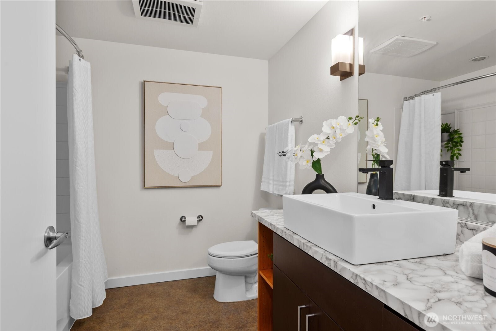 4422 Bagley Avenue North, Unit 108 Seattle, WA 98103 - Photo 13 of 26