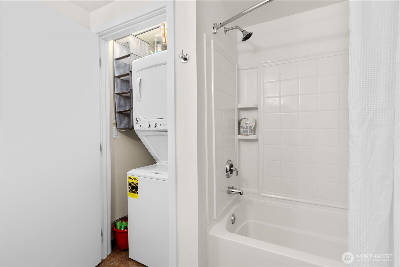 4422 Bagley Avenue North, Unit 108 Seattle, WA 98103 - Photo 14 of 26