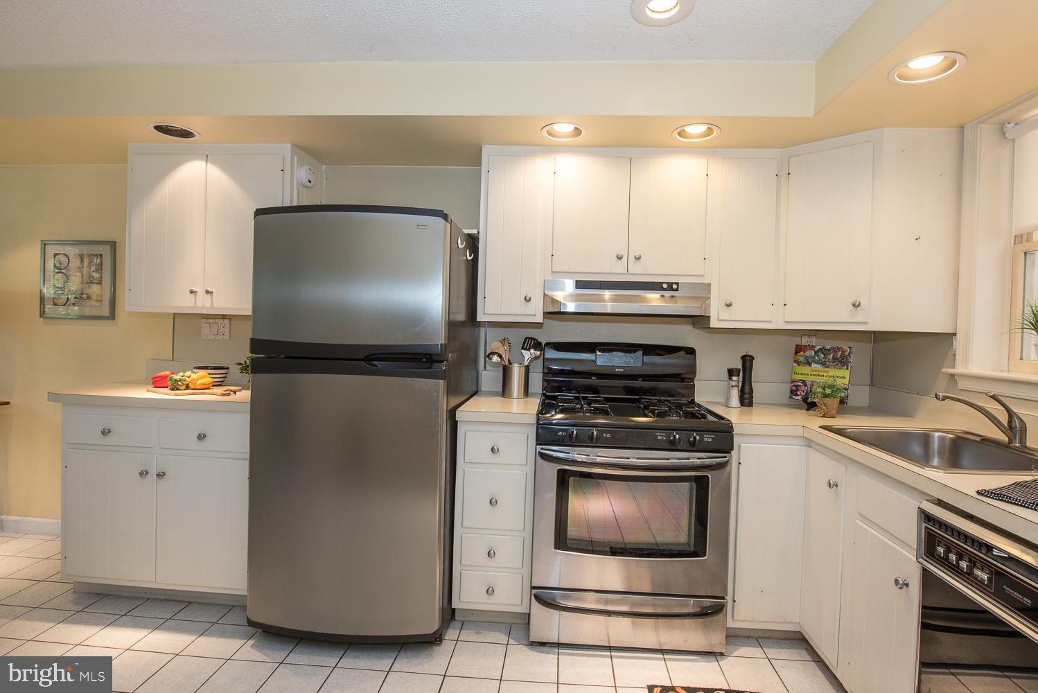965 Conestoga Road Berwyn, PA 19312 - Photo 11 of 35 Kitchen
