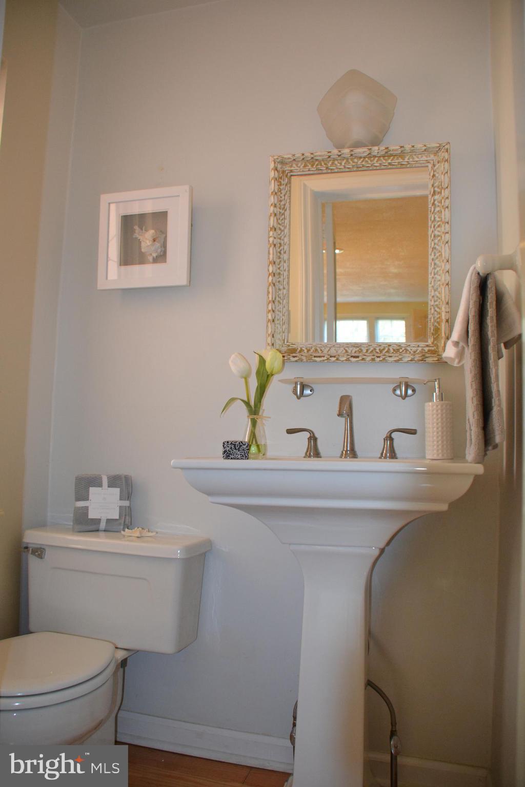 965 Conestoga Road Berwyn, PA 19312 - Photo 13 of 35 1st Floor Powder Room