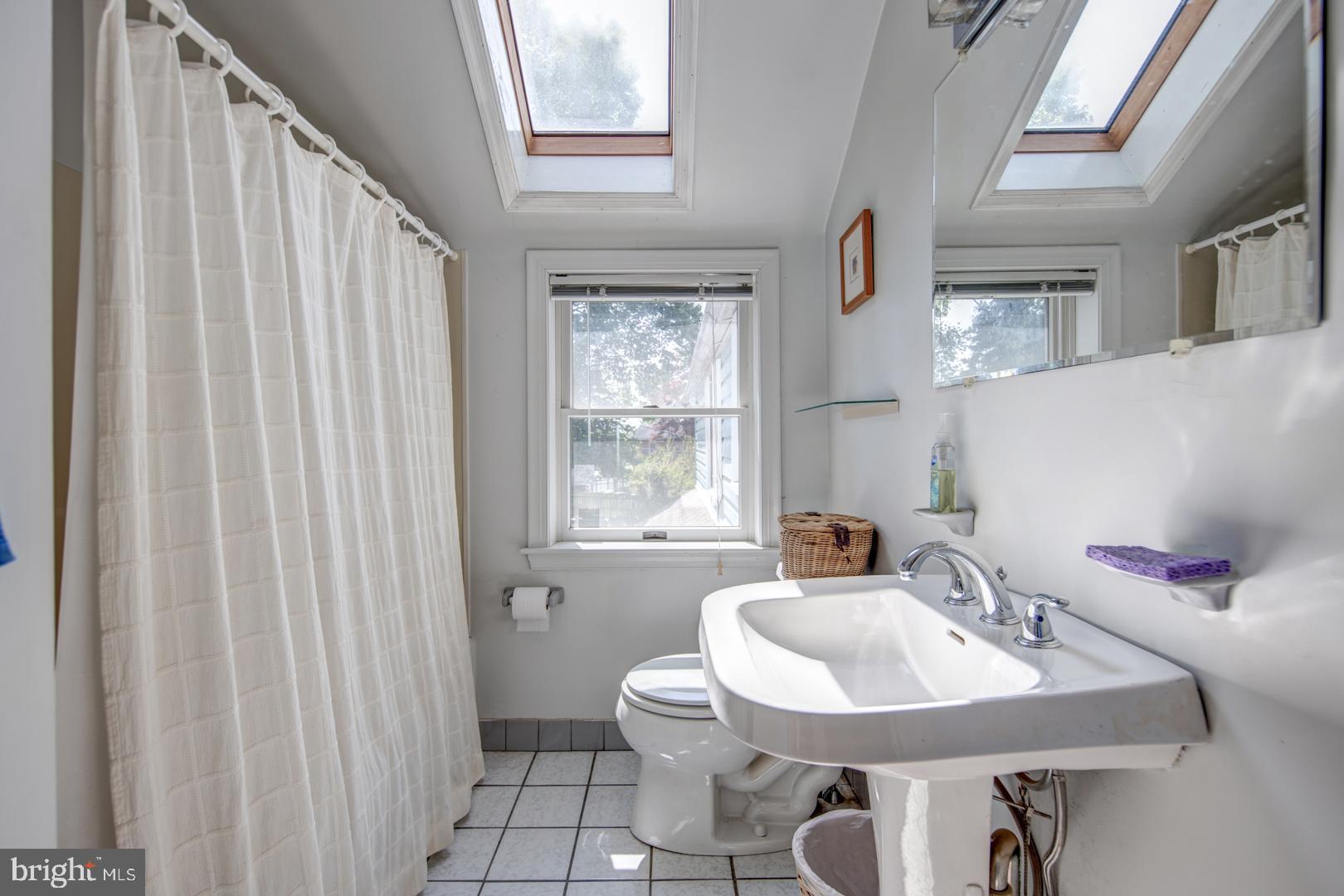 965 Conestoga Road Berwyn, PA 19312 - Photo 26 of 35 Hall Bath with skylight