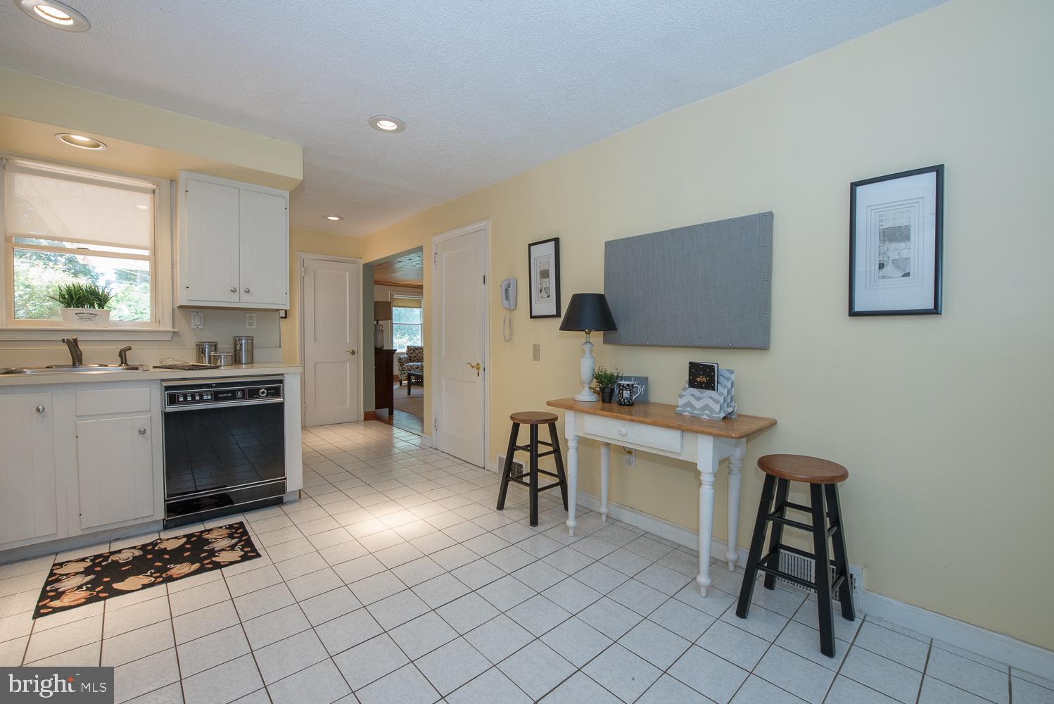 965 Conestoga Road Berwyn, PA 19312 - Photo 10 of 35 Kitchen