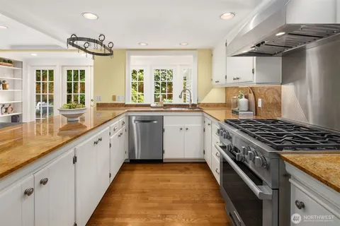 $2,998,000 | 8914 Southeast 56th Street, Mercer Island, WA 98040