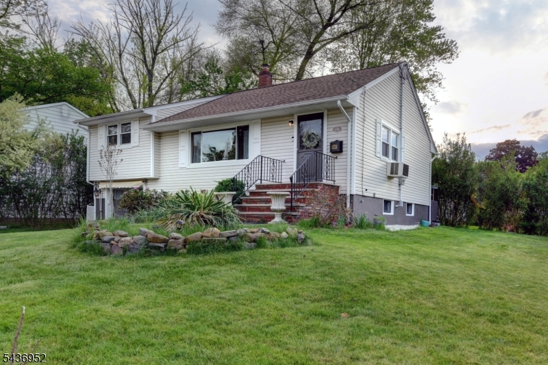 156 Little Falls Road Cedar Grove, NJ 07009 - Photo 3 of 30
