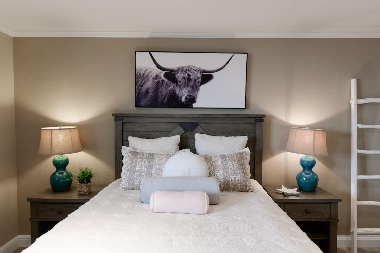 307 Sidesaddle Circle Scotts Valley, CA 95066 - Photo 70 of 116 a bed room with a bed and painting on wall