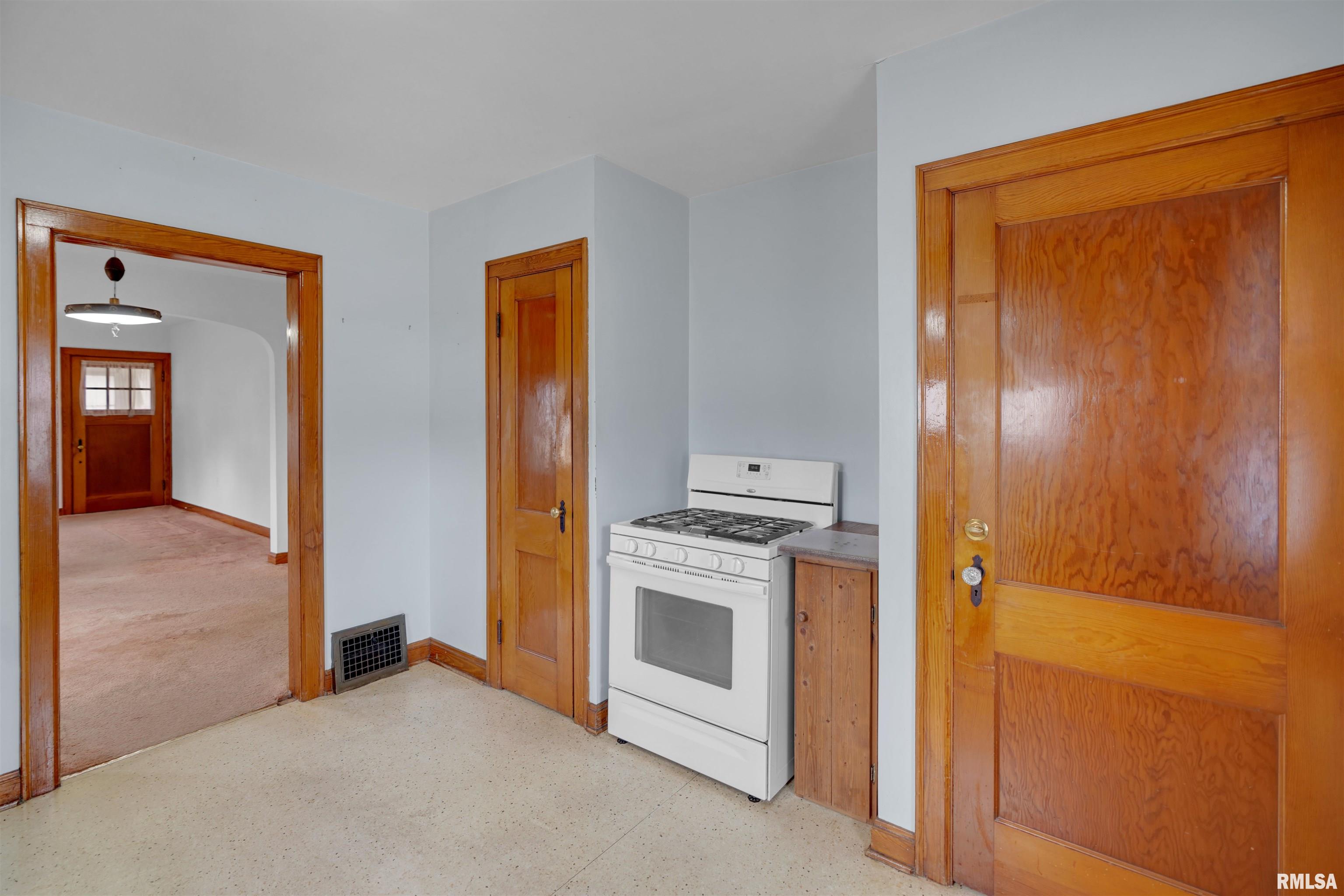 716 West Walnut Street Chillicothe, IL 61523 - Photo 14 of 40