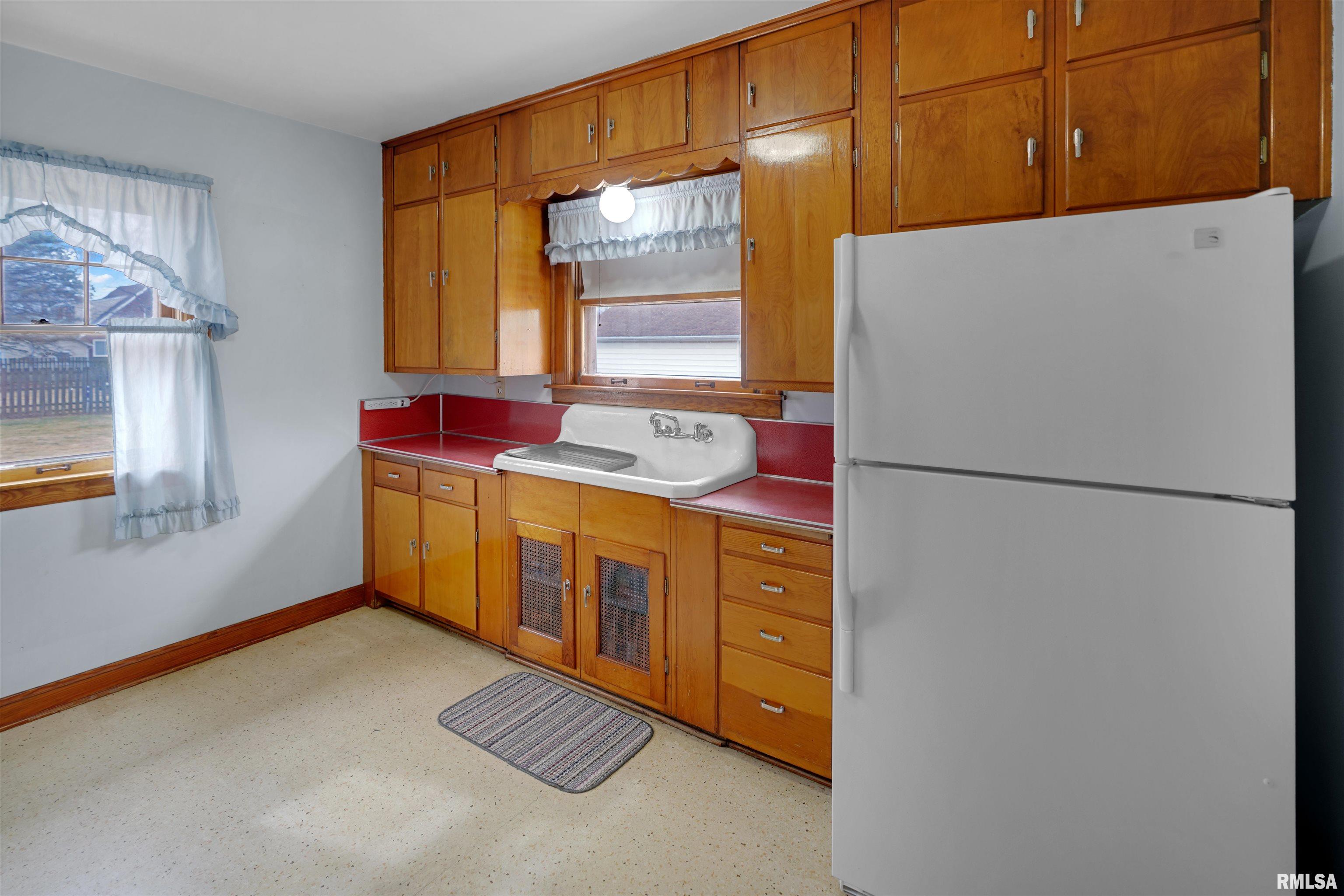 716 West Walnut Street Chillicothe, IL 61523 - Photo 9 of 40