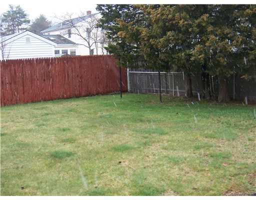 39 Cedarbrook Road Pawtucket, RI 02861 - Photo 12 of 12 Yard/Garden.