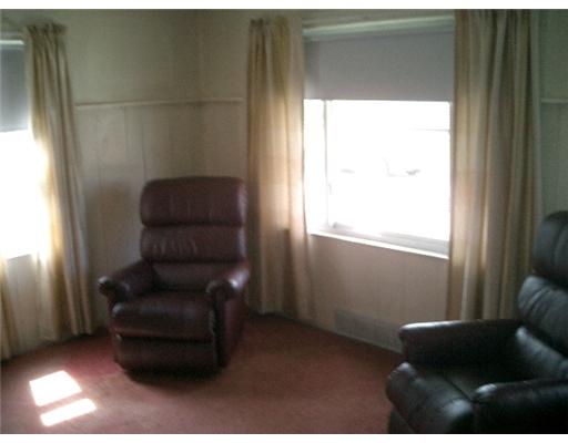 39 Cedarbrook Road Pawtucket, RI 02861 - Photo 7 of 12 Living Room.