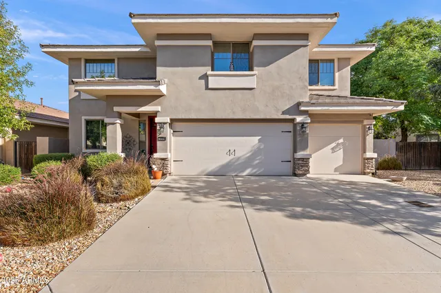 $700,000 | 141 North 110th Drive, Avondale, AZ 85323