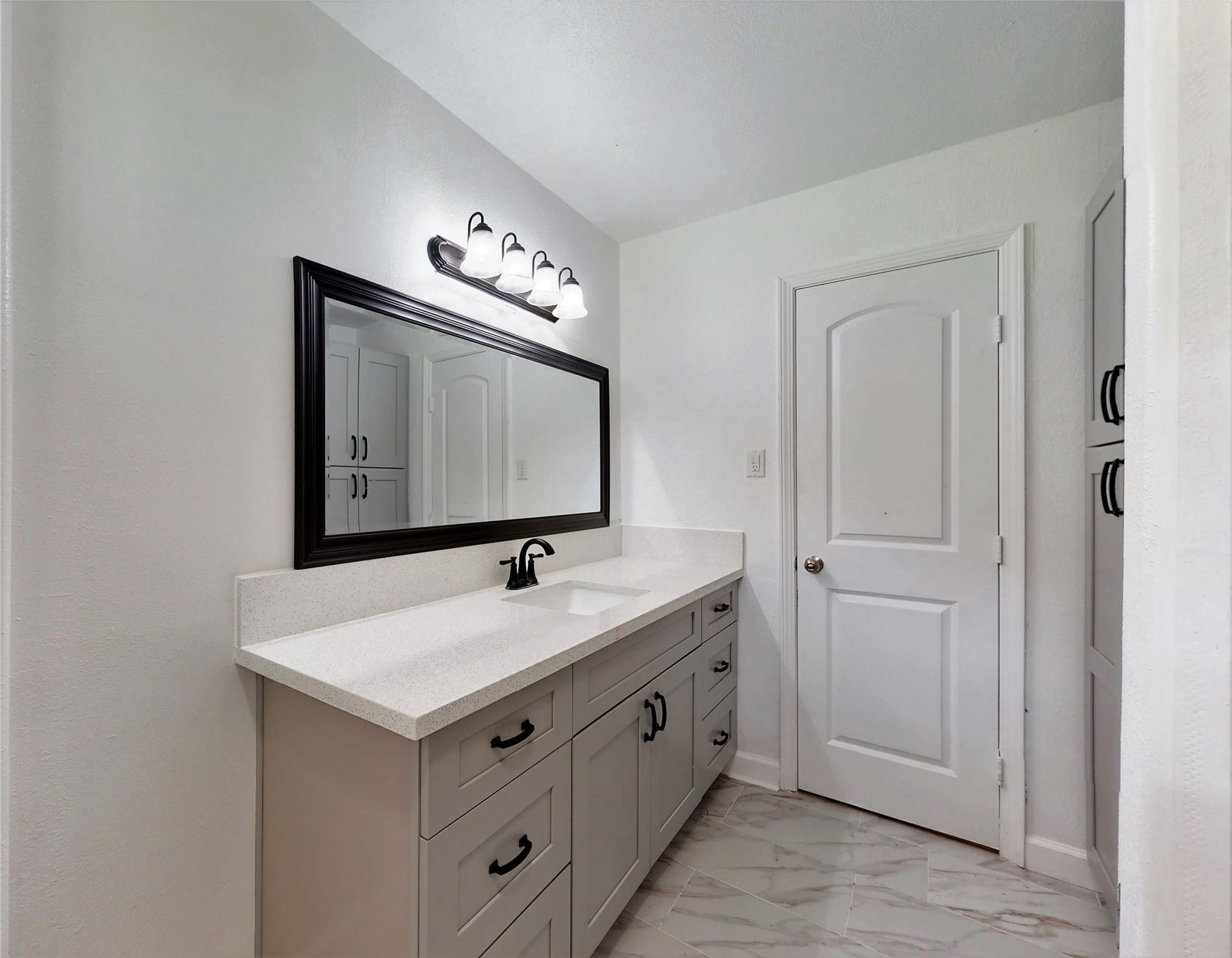 9023 Dunlap Street Houston, TX 77074 - Photo 6 of 22