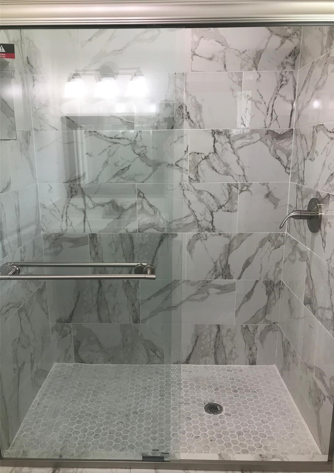 9023 Dunlap Street Houston, TX 77074 - Photo 8 of 22