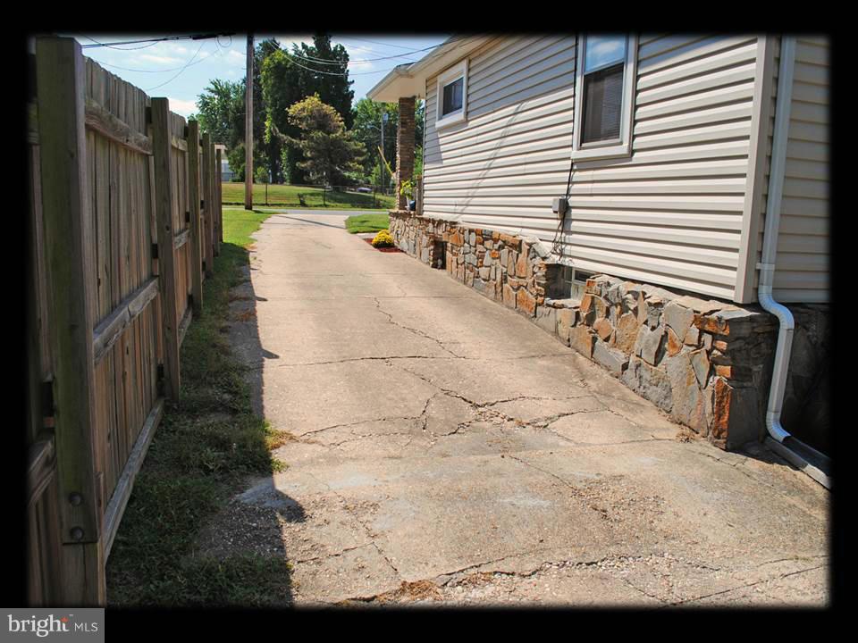 210 North Branch Road Baltimore, MD 21222 - Photo 11 of 30 EXTRA LONG PRIVATE DRIVEWAY