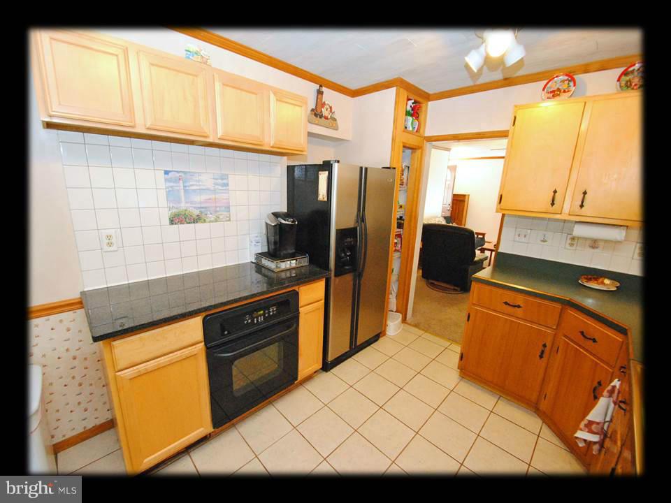 210 North Branch Road Baltimore, MD 21222 - Photo 17 of 30 HUGE CHEF'S KITCHEN