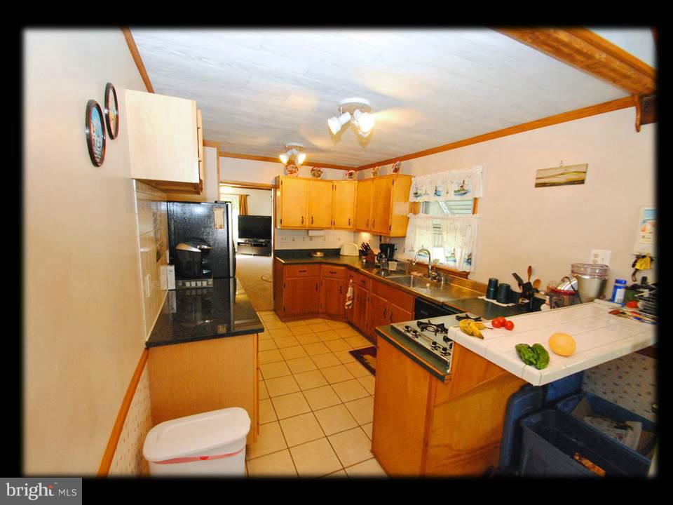 210 North Branch Road Baltimore, MD 21222 - Photo 19 of 30 HUGE CHEF'S KITCHEN
