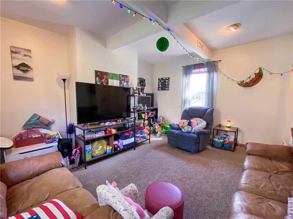 612 Lincoln Street Rochester, PA 15074 - Photo 4 of 18