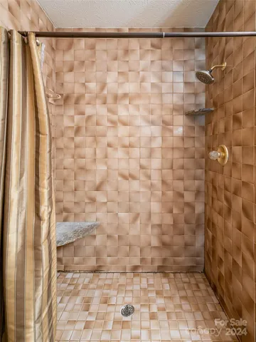 $229,000 | 38 Ravencroft Lane, Unit E, Asheville, NC 28803