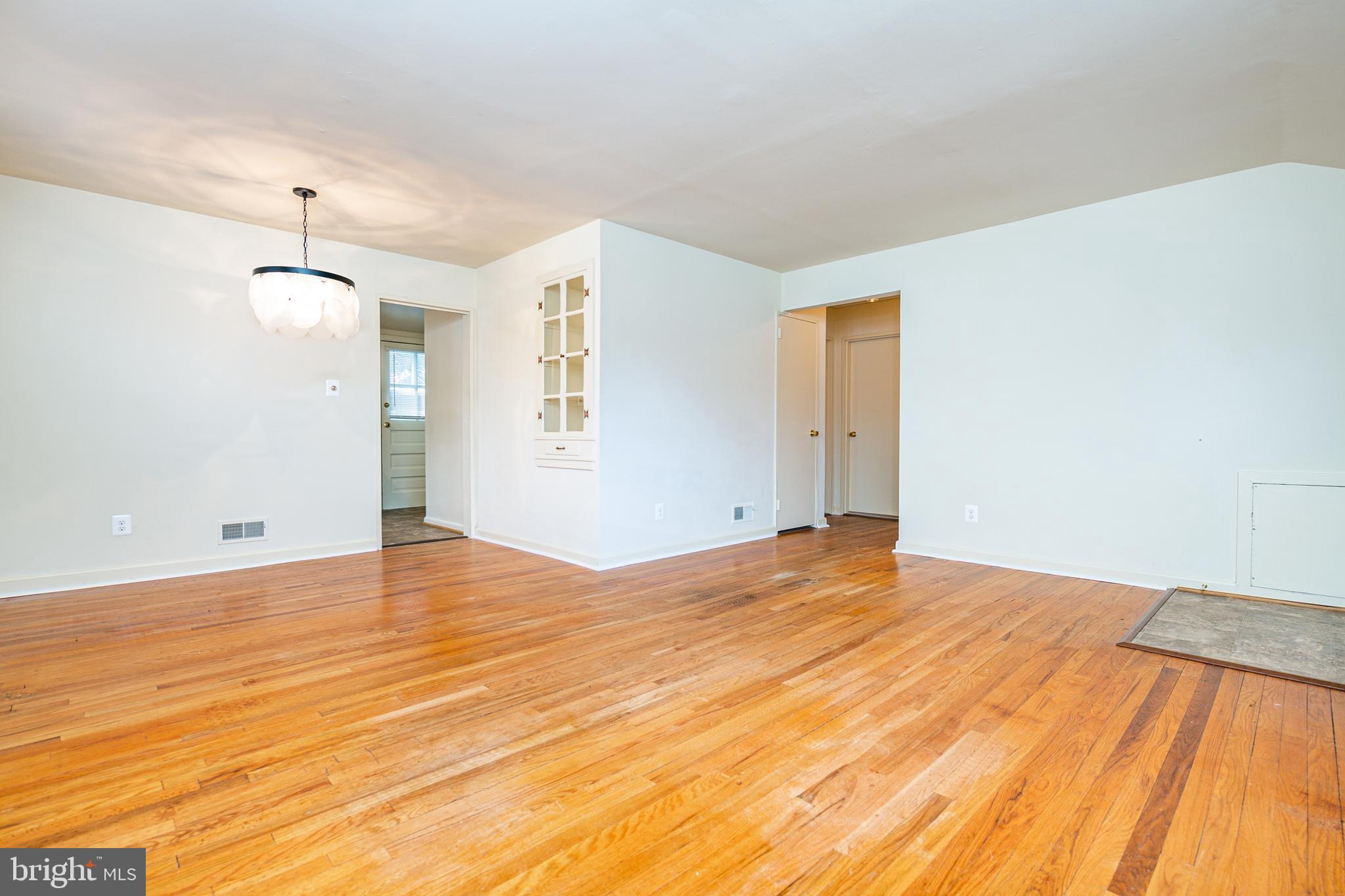12814 Holdridge Road Silver Spring, MD 20906 - Photo 3 of 30