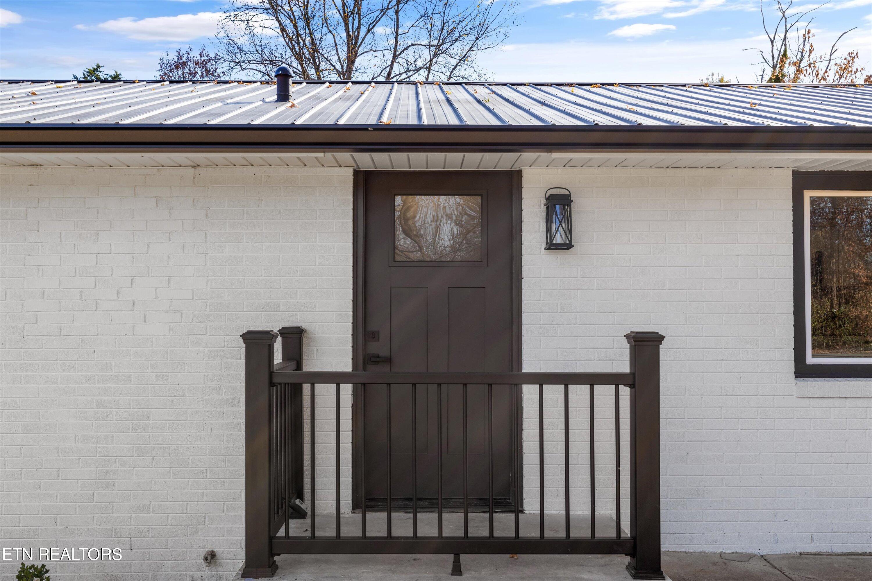 513 Foust Carney Road Powell, TN 37849 - Photo 4 of 28 06-513FoustCarneyRd21