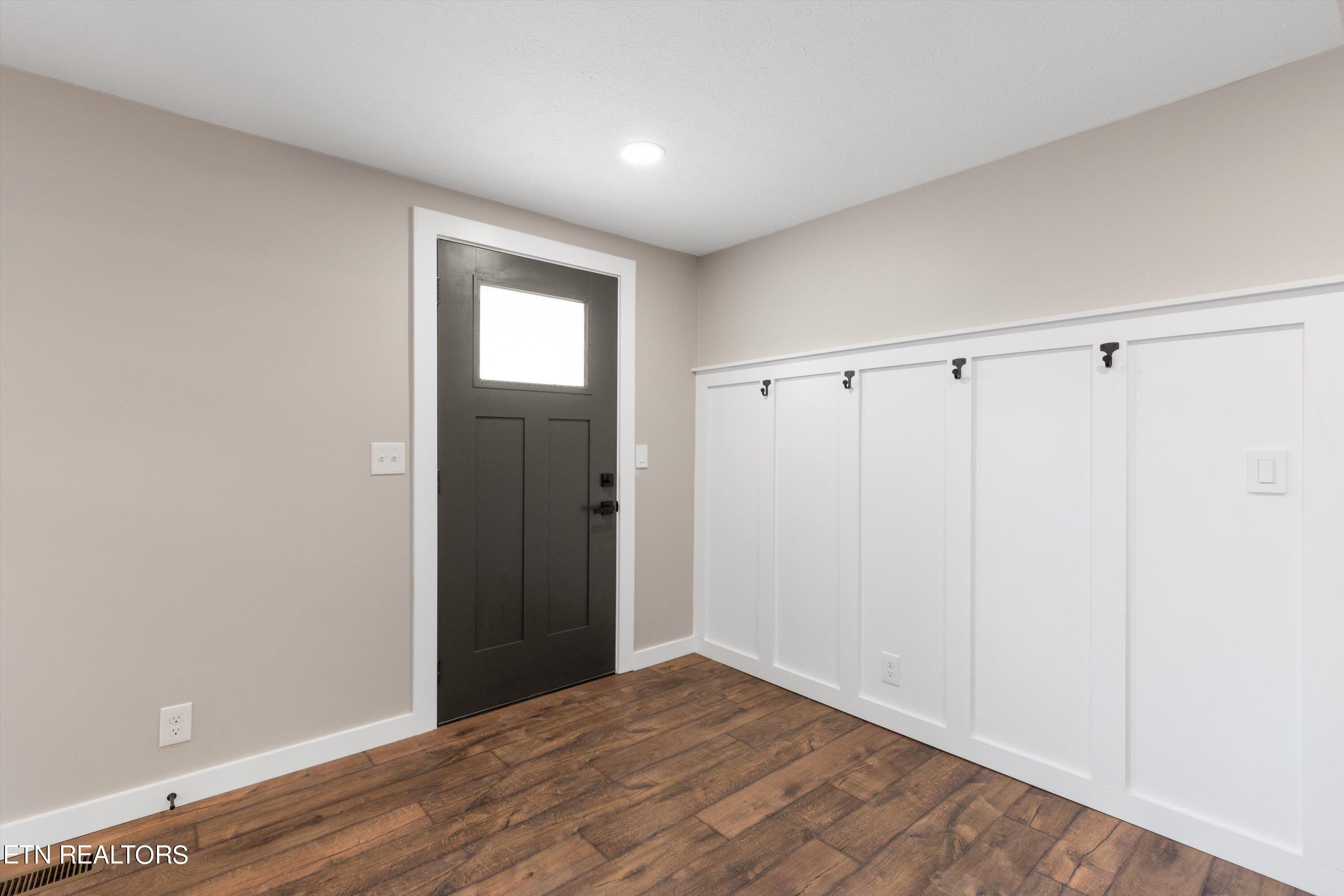 513 Foust Carney Road Powell, TN 37849 - Photo 6 of 28 08-513FoustCarneyRd02