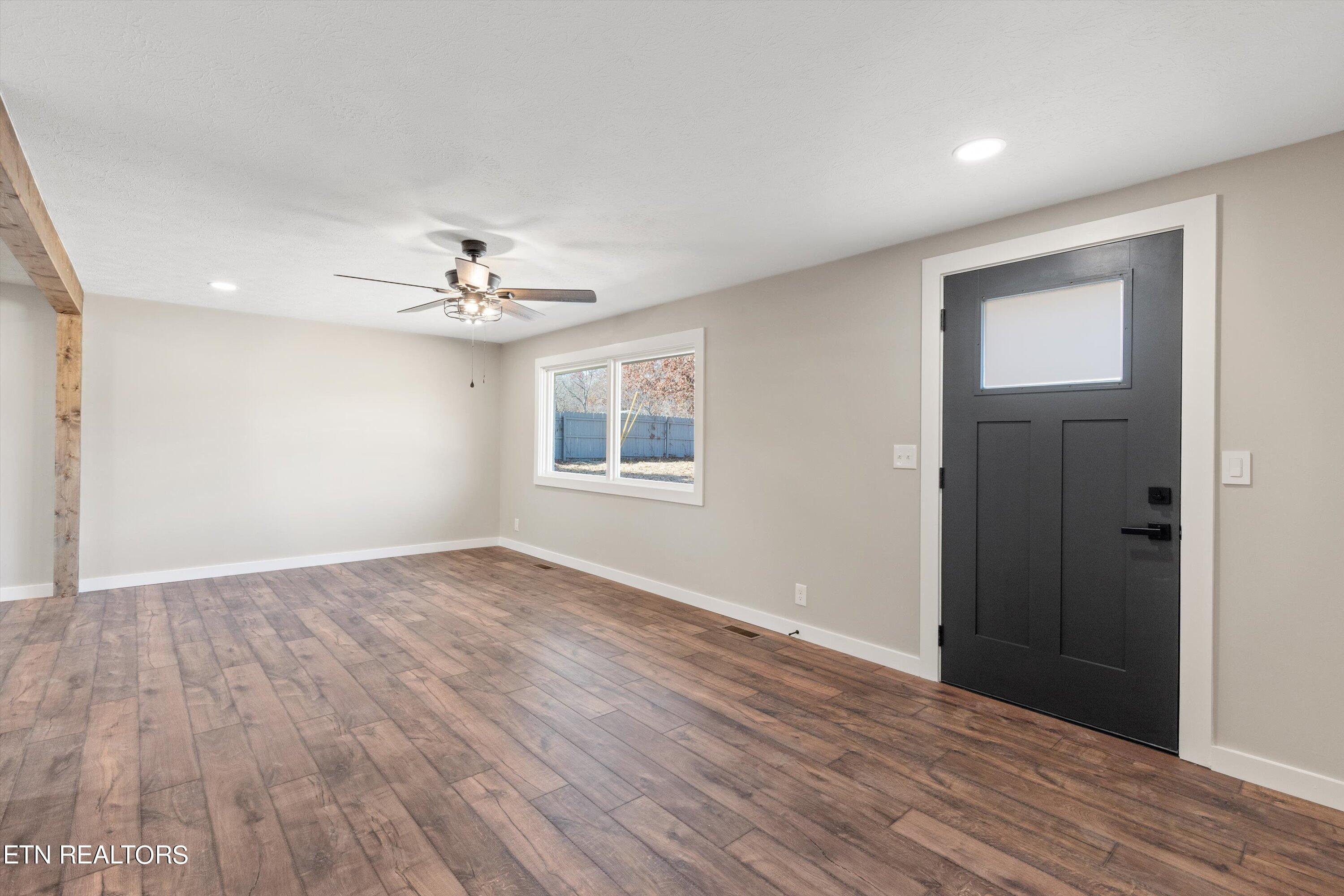 513 Foust Carney Road Powell, TN 37849 - Photo 7 of 28 09-513FoustCarneyRd03