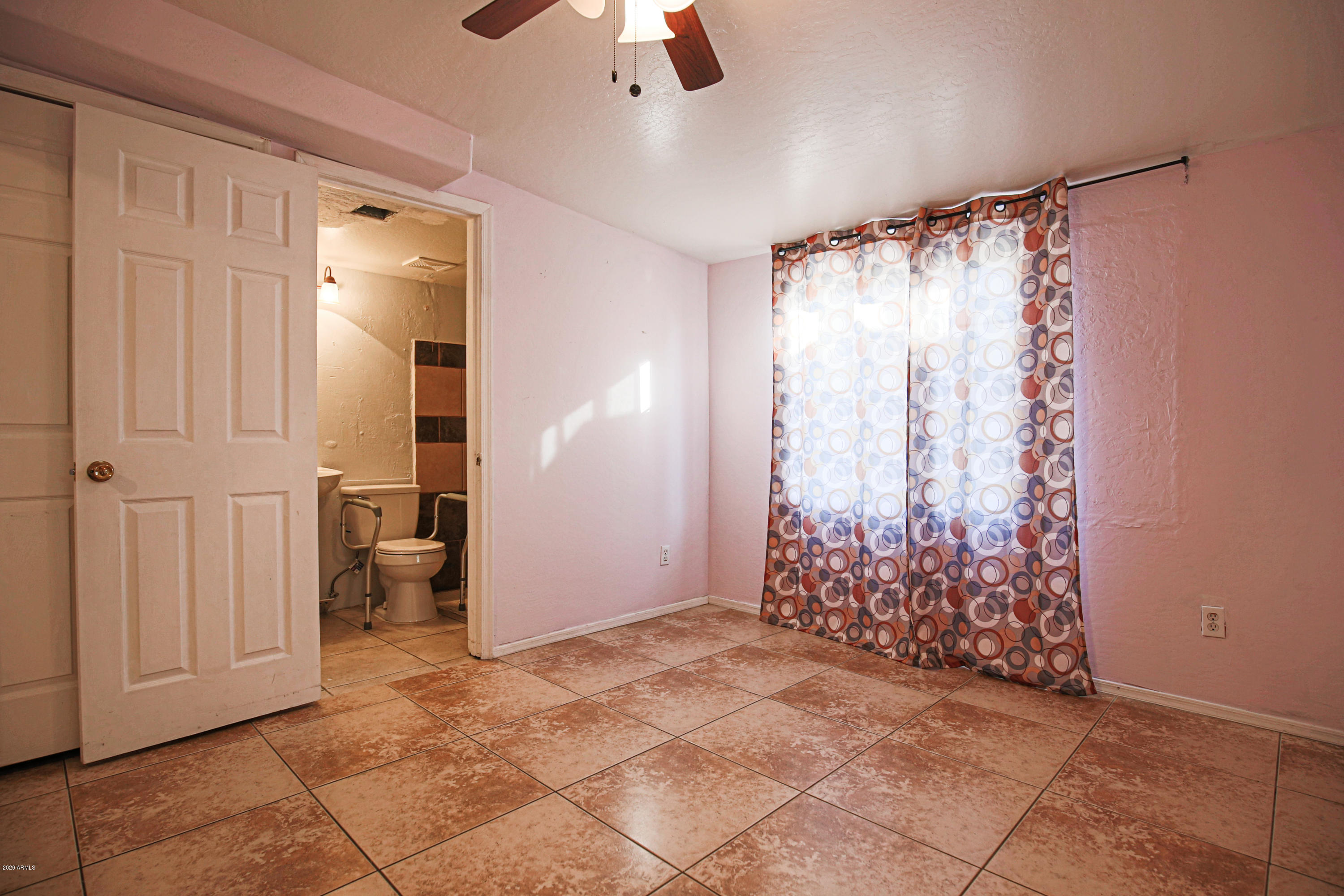 1747 West Pecan Road Phoenix, AZ 85041 - Photo 9 of 18 1747 W Pecan Rd Phoenix AZ 85041 X-5