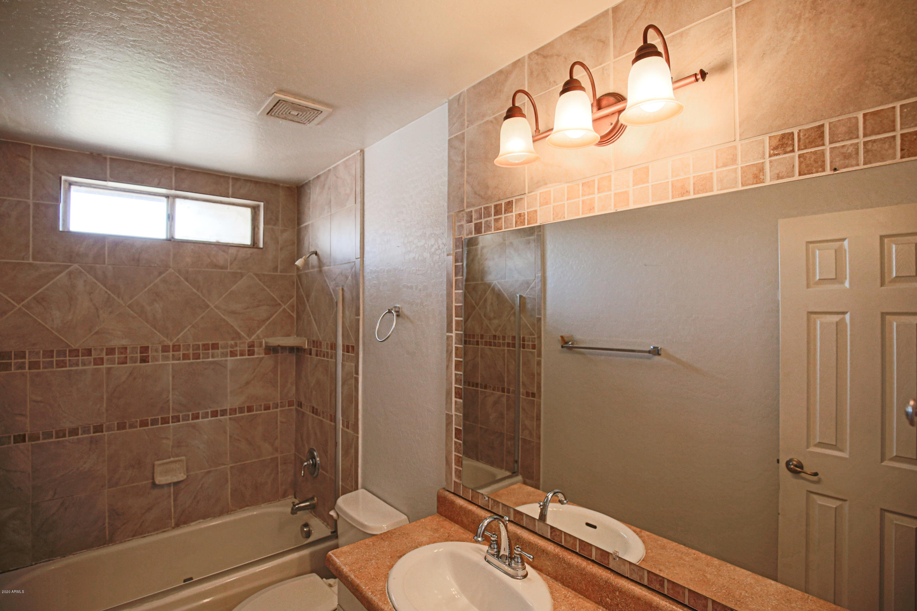 1747 West Pecan Road Phoenix, AZ 85041 - Photo 10 of 18 1747 W Pecan Rd Phoenix AZ 85041 X-16
