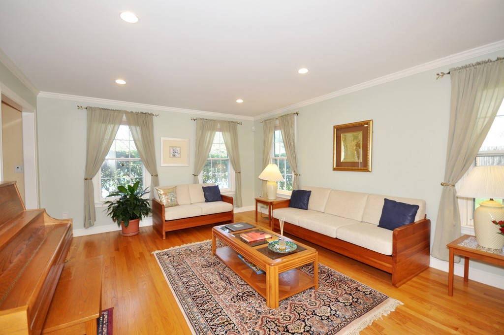 7 Haskell Street Lexington, MA 02420 - Photo 5 of 30 Gallery Image 5