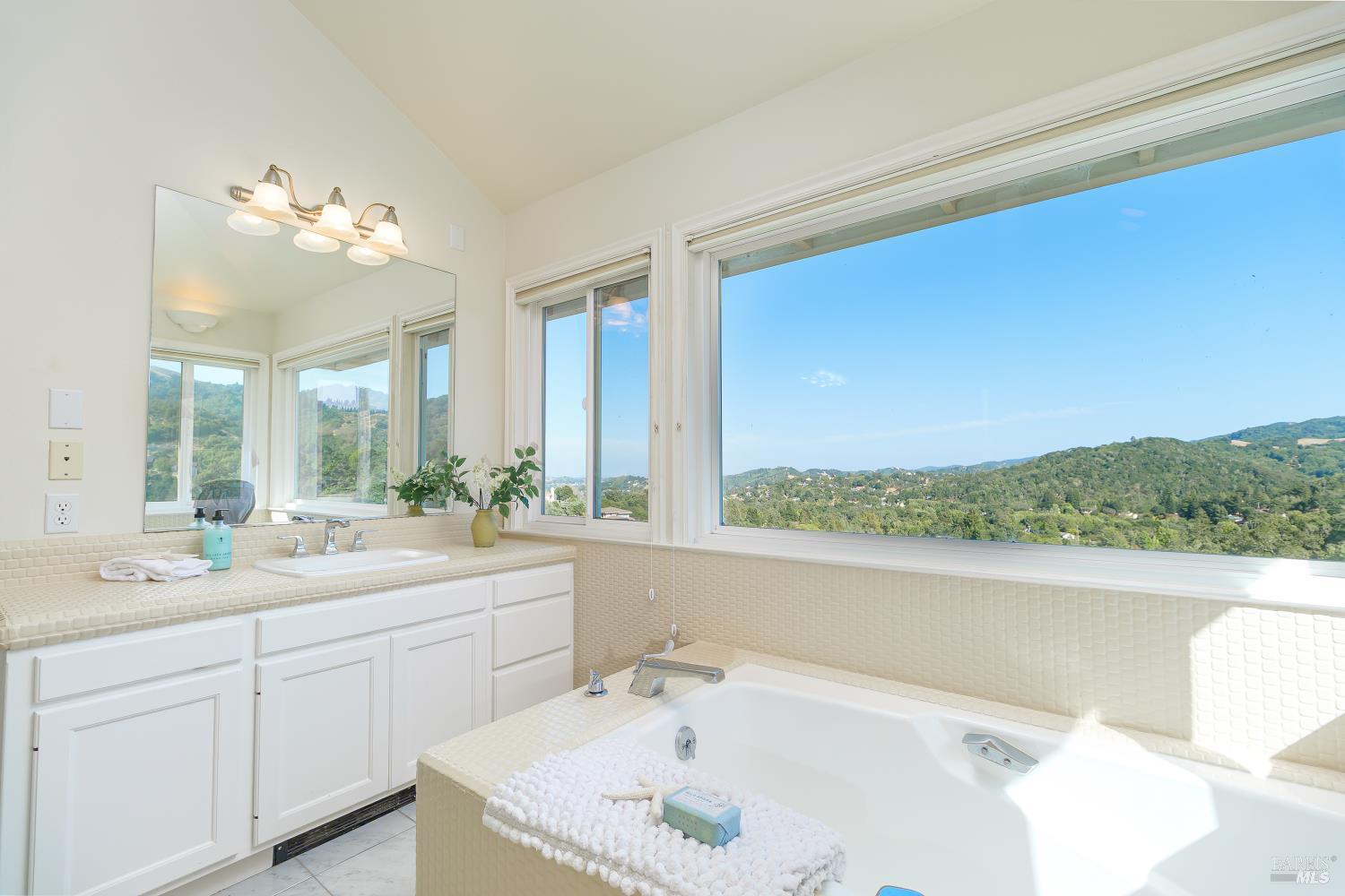 15 Ravine Way Novato, CA 94947 - Photo 26 of 48 Primary bathroom