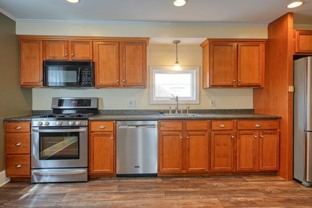 3 Bent Avenue Maynard, MA 01754 - Photo 11 of 33