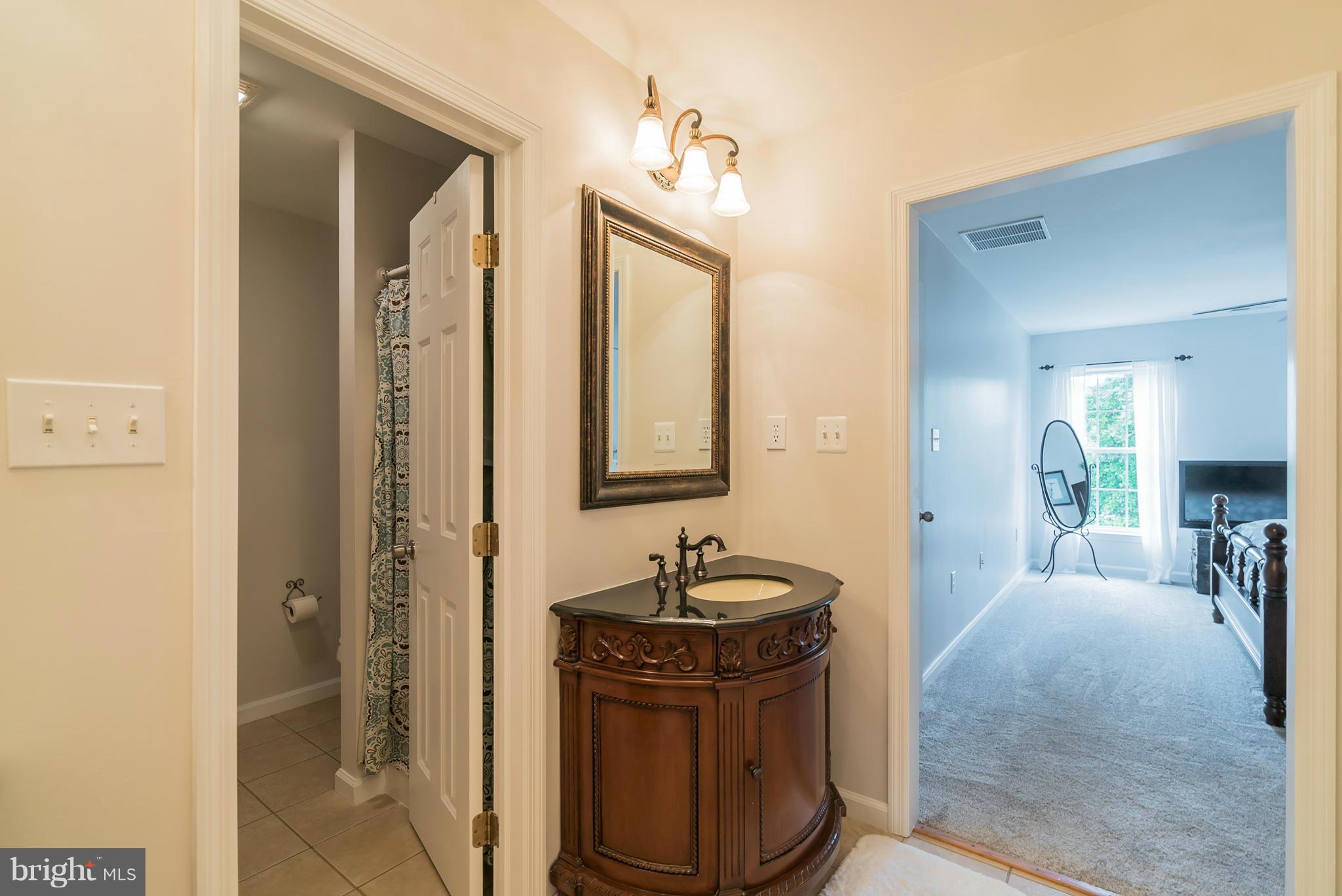 12888 Sagle Road Purcellville, VA 20132 - Photo 16 of 30 Nice vanities, 2 closets, separate tub/shower!
