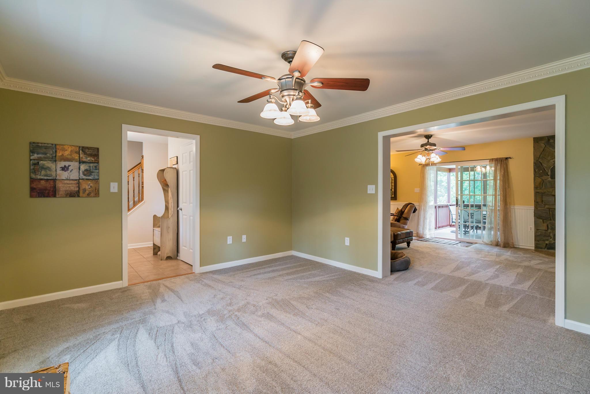 12888 Sagle Road Purcellville, VA 20132 - Photo 4 of 30 Spacious living room opens to family room