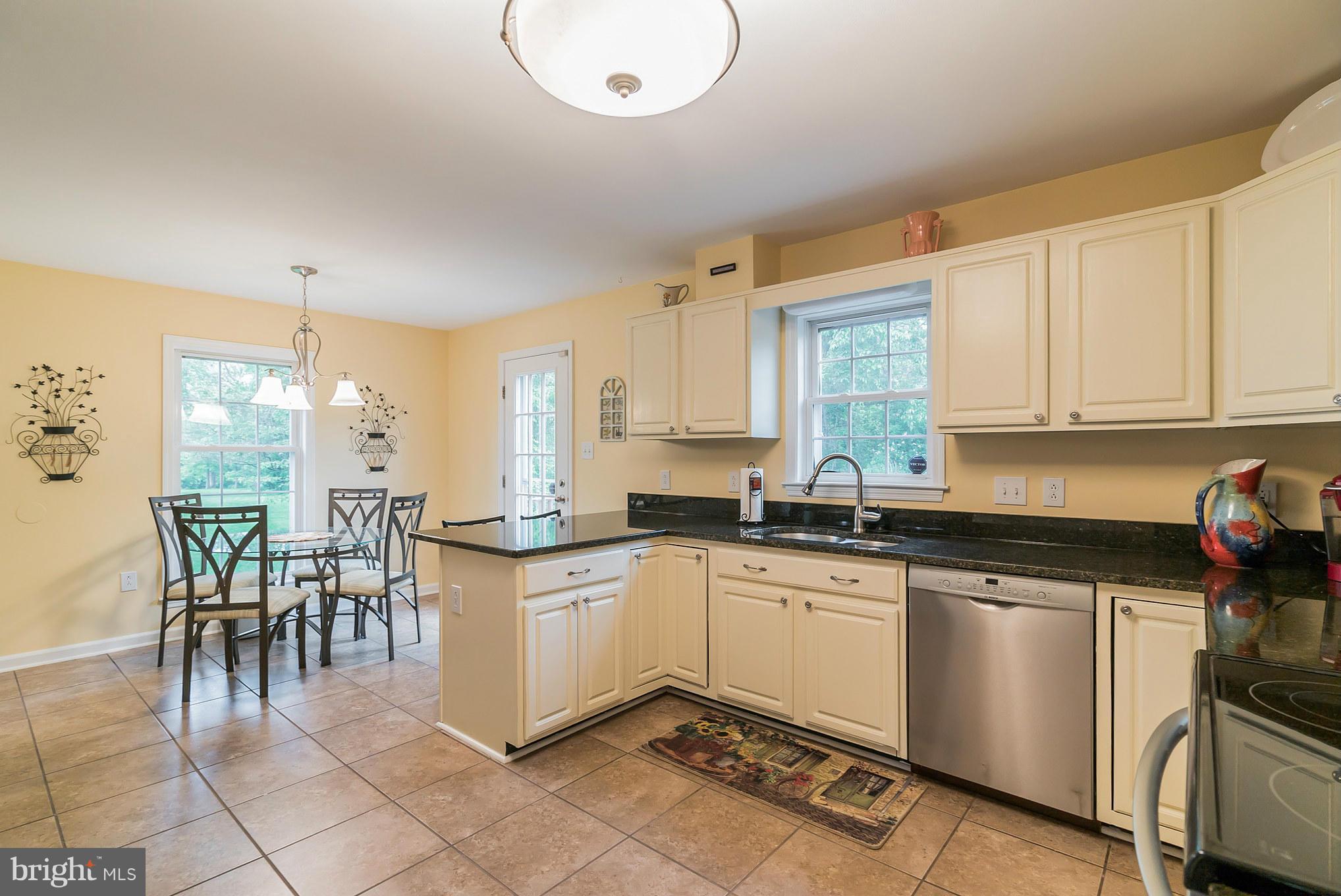 12888 Sagle Road Purcellville, VA 20132 - Photo 10 of 30 Kitchen has plenty of space for seating.