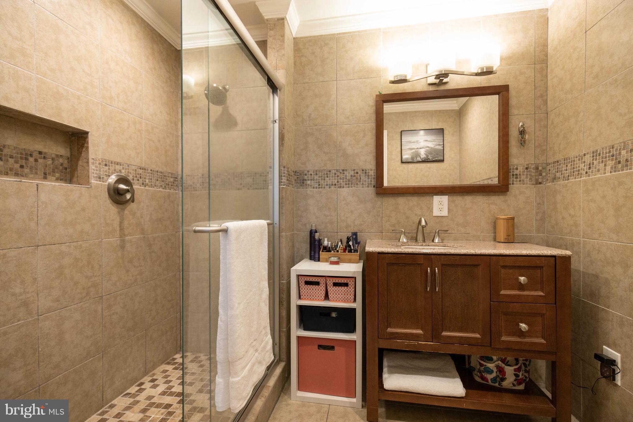 236 Wayland Road Culpeper, VA 22701 - Photo 26 of 30 Floor to ceiling double shower