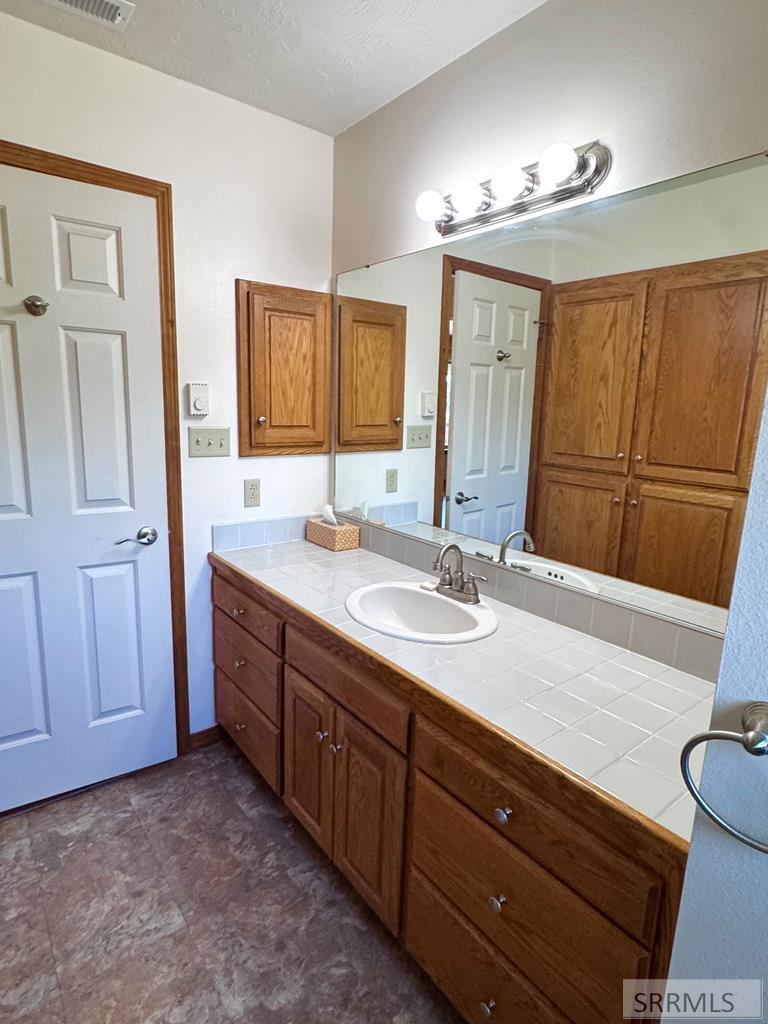 1391 Stoddard Road Shelley, ID 83274 - Photo 13 of 45 Main Bathroom