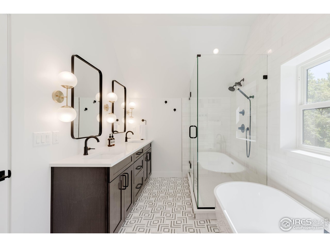 2795 14th Street Boulder, CO 80304 - Photo 18 of 31 Primary Bathroom