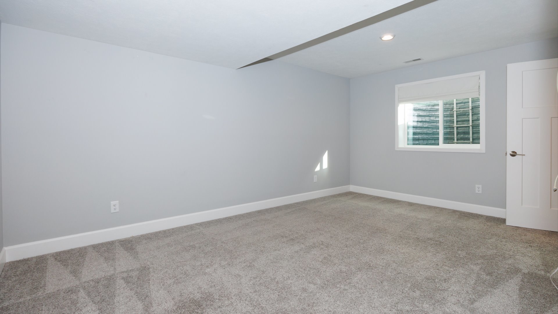 1104 Hershey Road Normal, IL 61761 - Photo 31 of 48 an empty room with a window