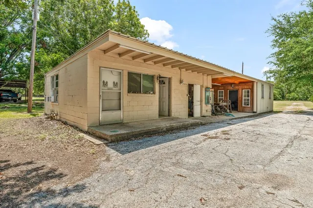 $1,700,000 | 14330 Highway 281, Santo, TX 76472