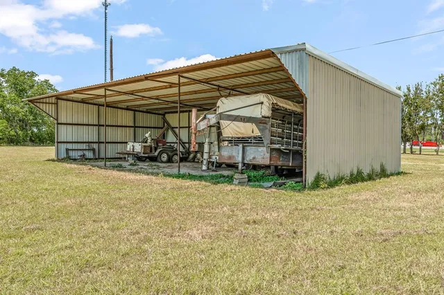 $1,700,000 | 14330 Highway 281, Santo, TX 76472
