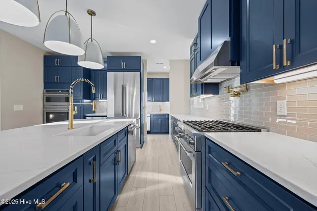 $1,459,000 | 13 East Cannon Cove, Hampstead, NC 28443