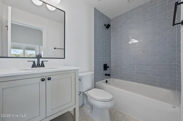 $1,459,000 | 13 East Cannon Cove, Hampstead, NC 28443