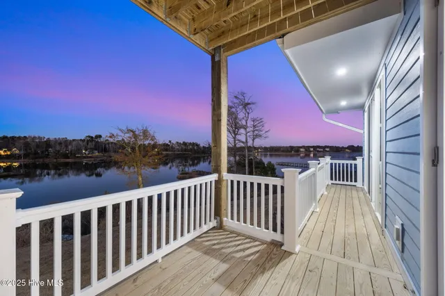 $1,459,000 | 13 East Cannon Cove, Hampstead, NC 28443