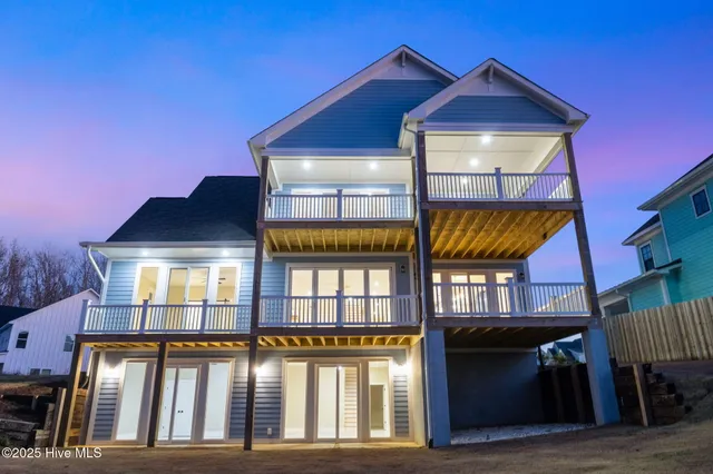 $1,459,000 | 13 East Cannon Cove, Hampstead, NC 28443