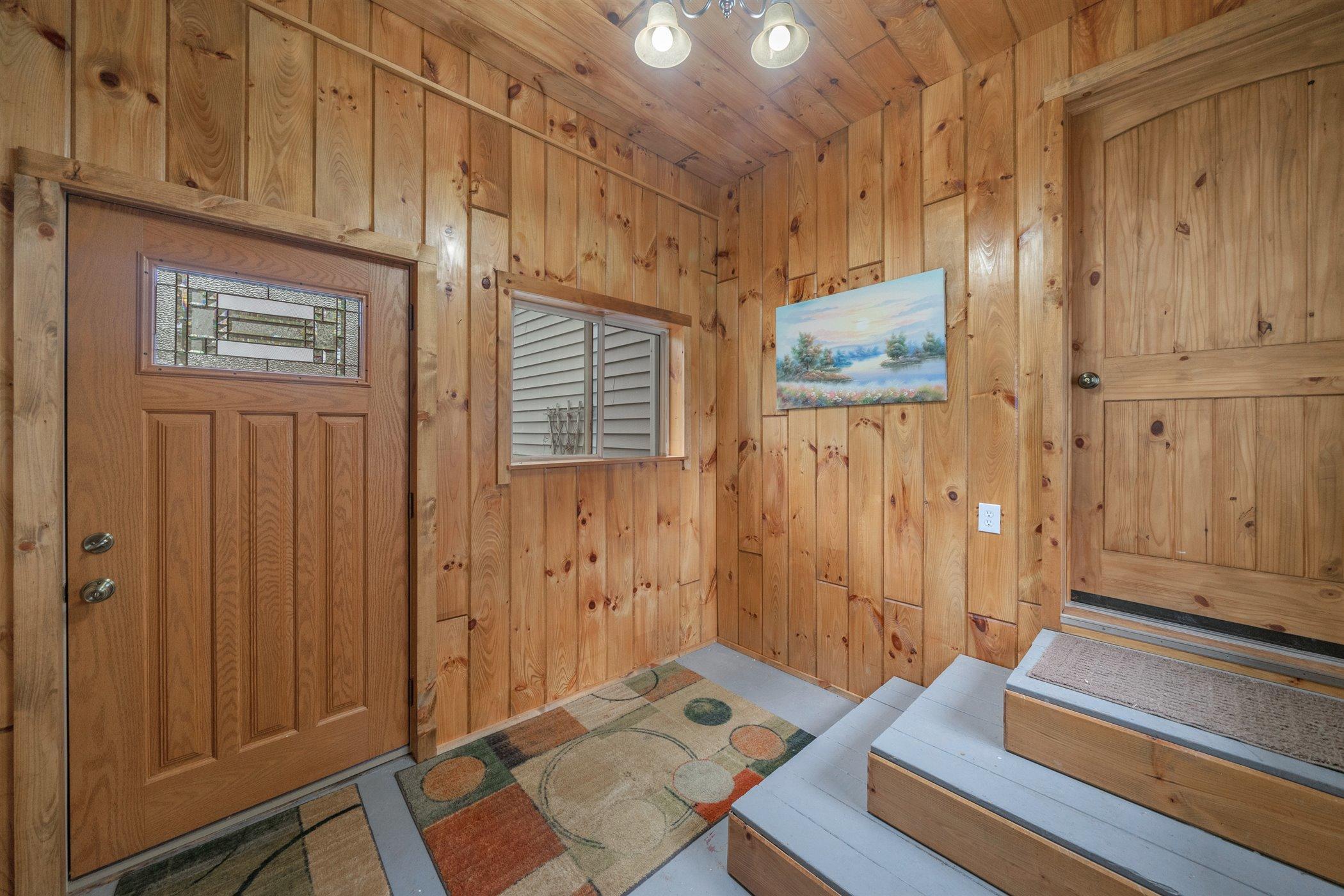 5935 East Centerline Road St. Johns, MI 48879 - Photo 23 of 35 Breezeway