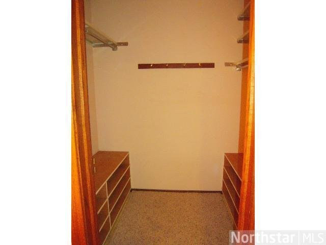 10264 Berkshire Road Bloomington, MN 55437 - Photo 4 of 10 Gallery Image 4