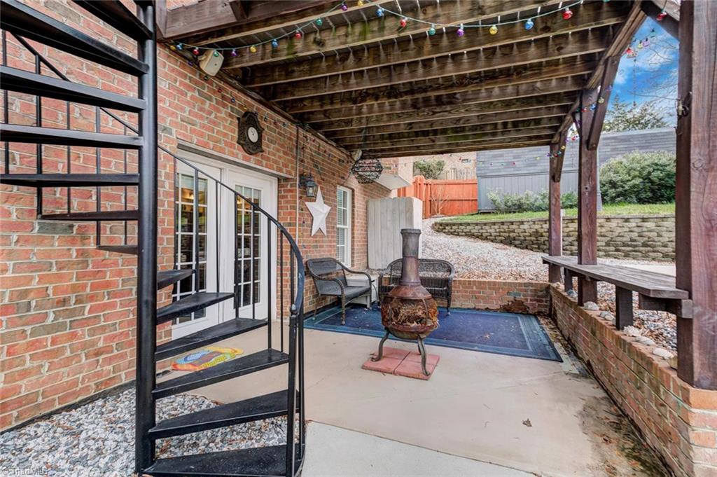 516 Beech Ridge Road Thomasville, NC 27360 - Photo 27 of 30 Spacious patio