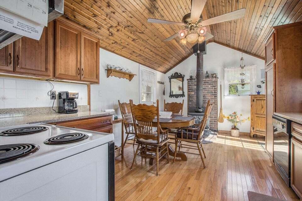 7252 West Deer Road Mears, MI 49436 - Photo 5 of 41 20210527003141550698000000-o
