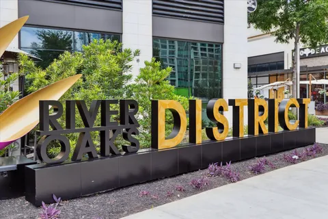 $1,400,000 | 1525 Potomac Drive, Houston, TX 77057