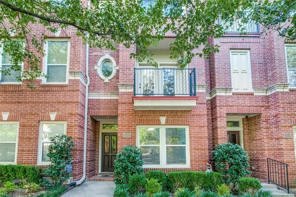 $4,650 | 2502 Worthington Street, Dallas, TX 75204